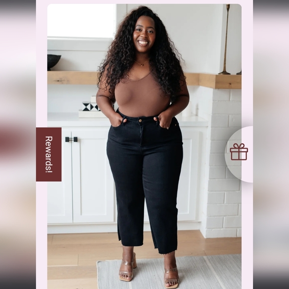 Judy Blue BLACK Tummy Control Raw Hem Wide Leg Cropped Jeans - Picture 11 of 14